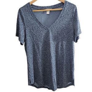 Athleta Blue Micro Cheetah Scoop V-Neck Short Sleeve